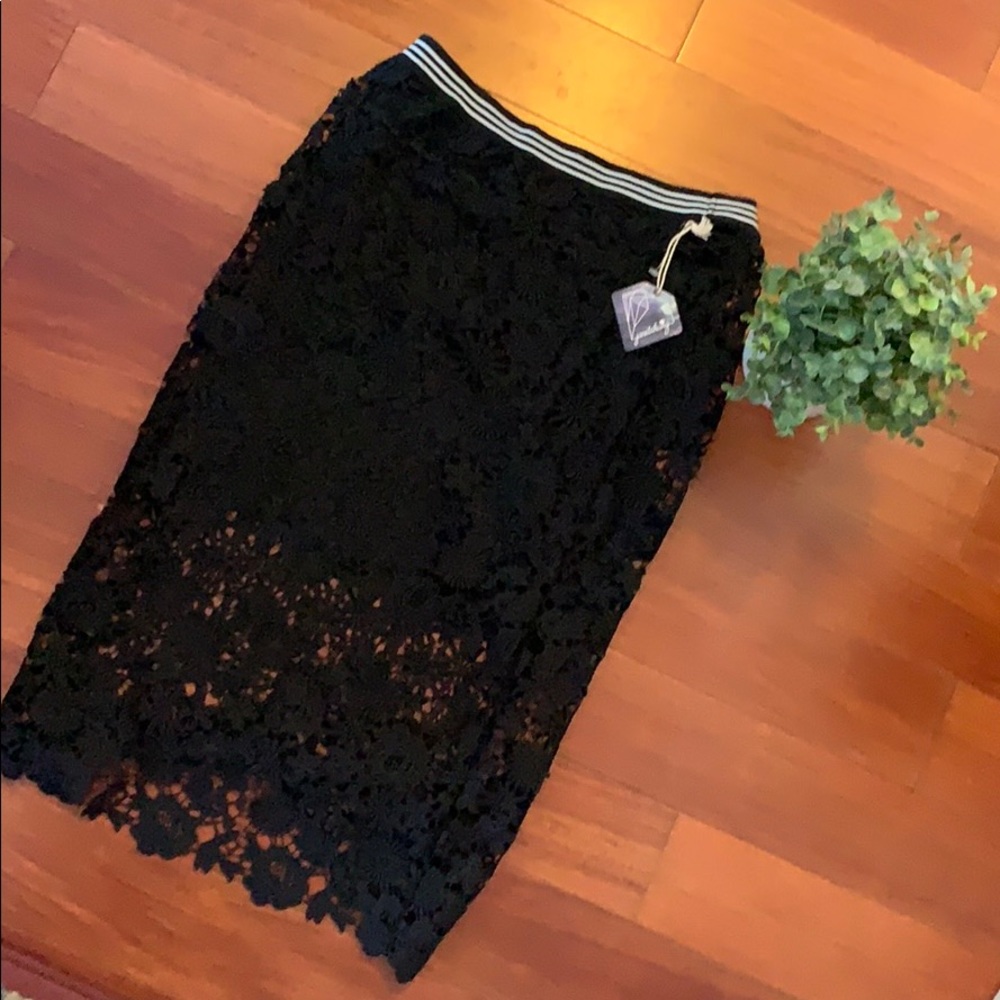 NWT LACE MIDI SKIRT